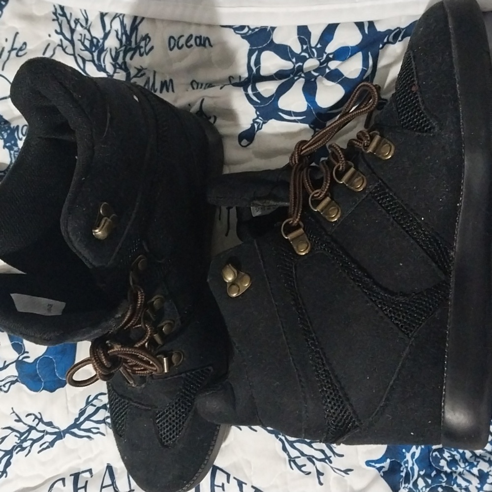 Wedge sneakers